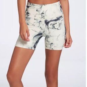 NWT Calia black & white Energize High Rise bike shorts
